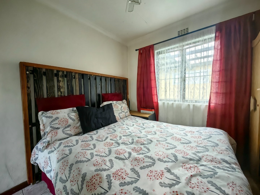 2 Bedroom Property for Sale in Lavender Hill Western Cape